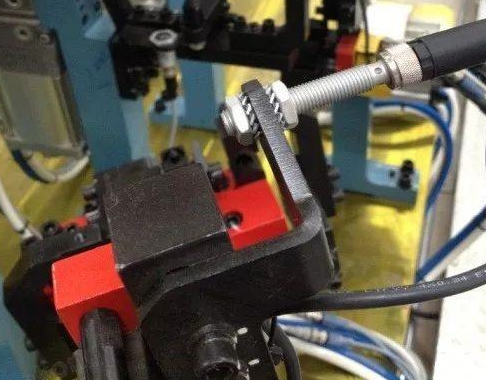 科瑞防磁防焊电感传感器在焊装车间中的应用解析