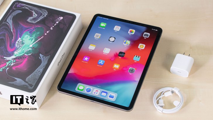iPad Pro 2018深入对比评测：苹果给艺术家出了道高数题